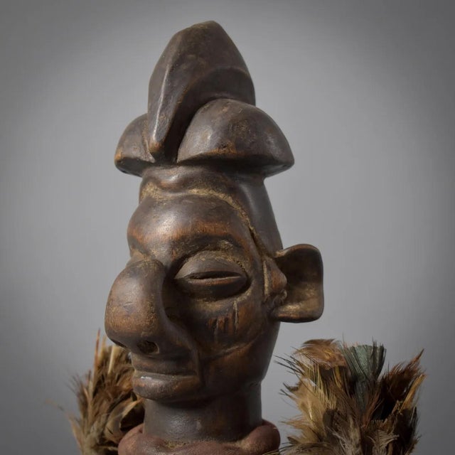 Early 20th Century Yaka Miniature Fetish With Feathers Figure For Sale - Image 4 of 11