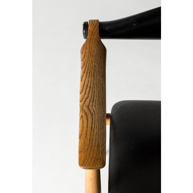 Wood Yoke Chair by Hans J. Wegner, 1960s For Sale - Image 7 of 10