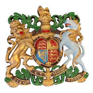 British Royal Coat of Arms Cast Metal Wall Plaque For Sale
