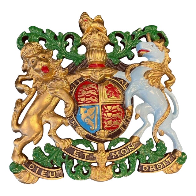 British Royal Coat of Arms Cast Metal Wall Plaque For Sale