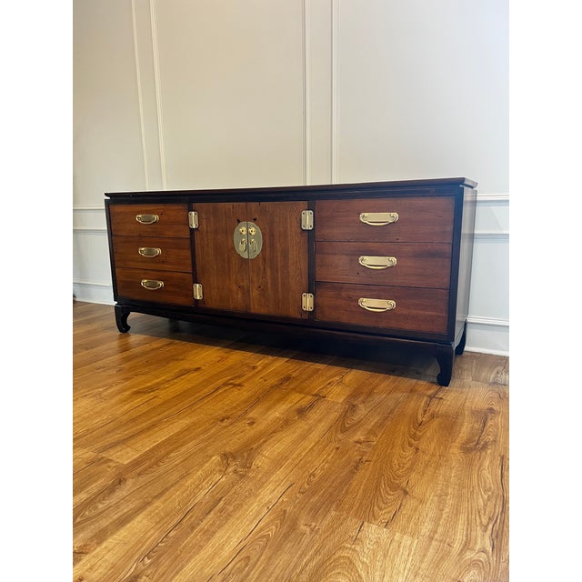 Lane Furniture Vintage Mid-Century Modern Chin Hua Style Credenza Sideboard Cabinet Long Dresser by Lane Furniture For Sale - Image 4 of 17