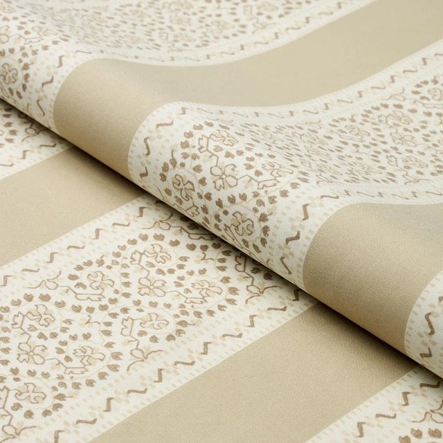 Schumacher Schumacher x Mark D. Sikes Jasmine Indoor/Outdoor Fabric in Neutral For Sale - Image 4 of 4