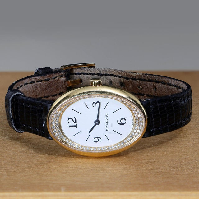 Bvlgari Ovale Ov32g Factory Diamond Bezel 18k Yellow Gold Watch Circa 1990s For Sale - Image 13 of 14