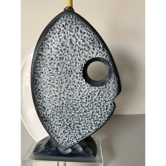 1980s Vintage Italian Ceramic Fish Table Lamp With Lucite Base For Sale - Image 4 of 12