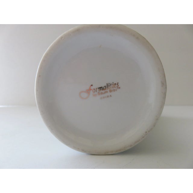 Shabby Chic Late 20th Century Formalities Baum Brothers Basket Vase White Flowers For Sale - Image 3 of 10