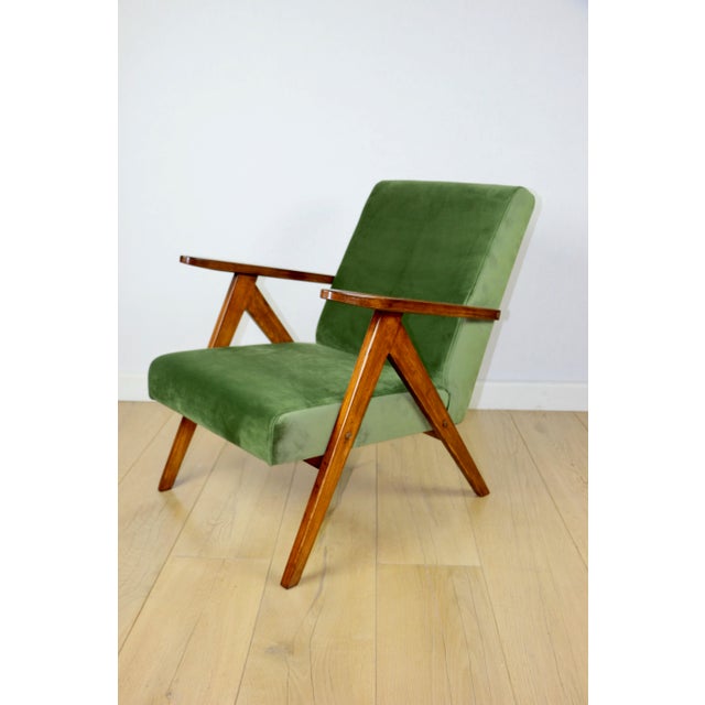 Olive B-310 Var Armchair in Sea Green Olive Velvet, 1970s For Sale - Image 8 of 9