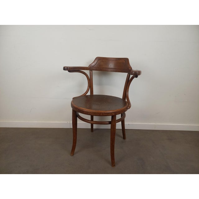 Bentwood Armchair from Gebrüder Thonet, 1890s, in Good conditions. Designed 1890 to 1919 This piece has an attribution...