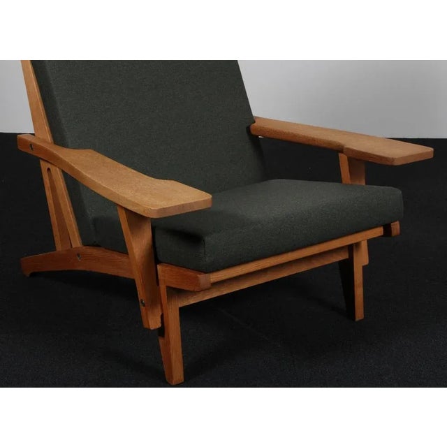 GE-375 Lounge Chair by Hans J. Wegner for Getama, 1960s For Sale - Image 4 of 9