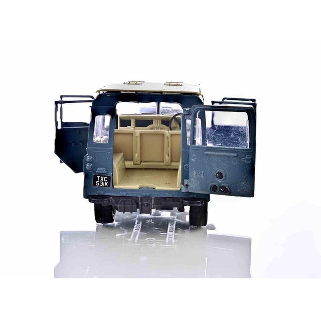 1:24/1:25 Scale Die-Cast Land Rover Series III Station Wagon, Italy, 1980s For Sale - Image 3 of 8