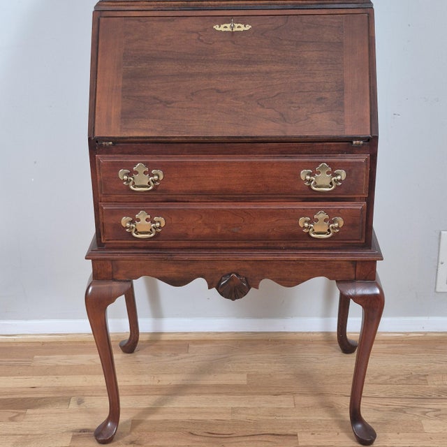 Ethan Allen Late 20th Century Petite Ladies Mahogany Secretary Writing Desk Curio Display Cabinet For Sale - Image 4 of 11