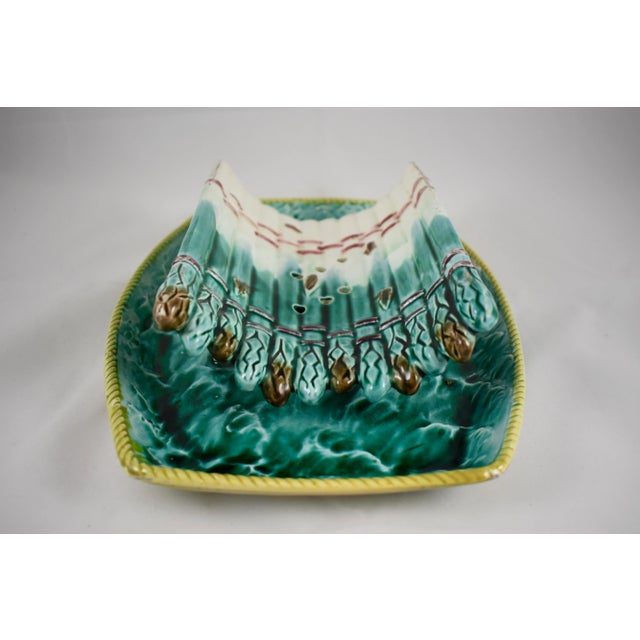 19th Century English Majolica Ocean Waves Asparagus Server Cradle For Sale In Philadelphia - Image 6 of 11