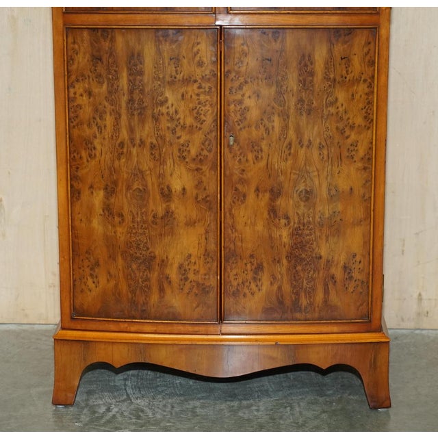 Gold Vintage Record Player Cabinet For Sale - Image 8 of 18