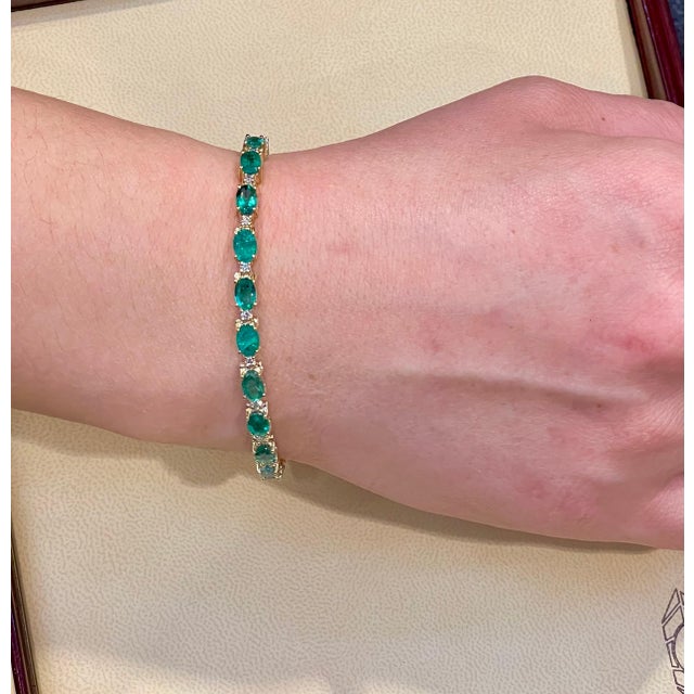 8 Carat Emerald and Diamond Tennis Bracelet 14 Karat Yellow Gold For Sale - Image 14 of 18
