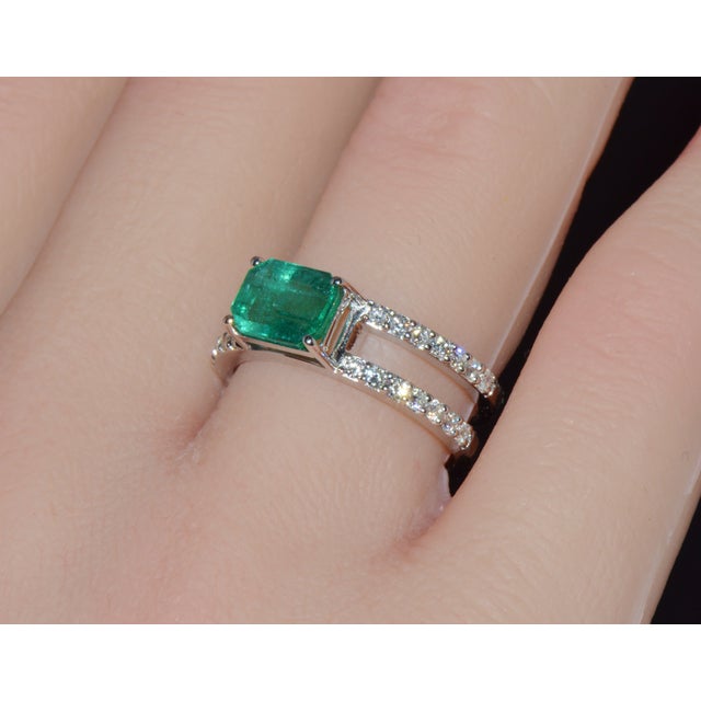 Certified Natural 1.84cts Emerald & Diamond 18k White Gold Double Shank Ring, Size 6.5 For Sale - Image 10 of 13