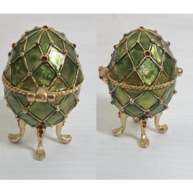 Late 20th Century Lot of 2 Decorative Eggs – Abalone Shell Mosaic & Monet Green Enamel Egg Box For Sale - Image 5 of 10