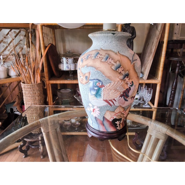 This vintage Frederick Cooper table lamp features a Chinoiserie bird design with intricate details in a multicolor scene...