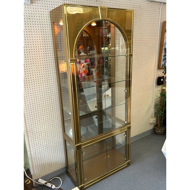 Contemporary 1990s Mastercraft Style Brass + Glass Lighted Display Cabinet For Sale - Image 3 of 12