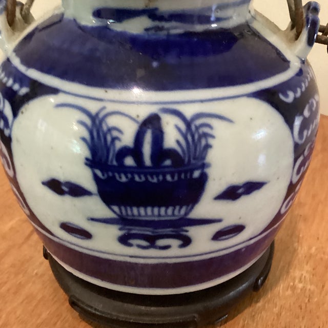 Chinese Antique Chinese Export Blue & White Porcelain Teapot W/Wire Bail Handles Qing Dynasty Stamped on Wood Base For Sale - Image 3 of 12