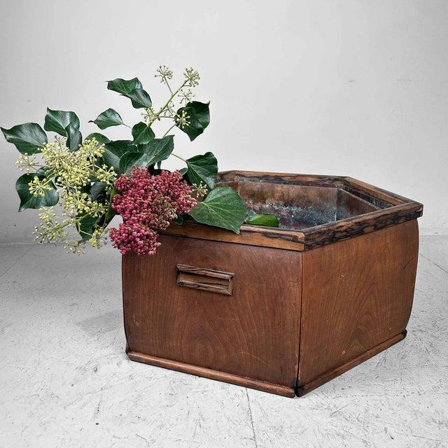 Large hibachi (火鉢) from Japan, circa 1900. Beautiful hexagonal design with a copper lining. Perfect as a decorative flower...