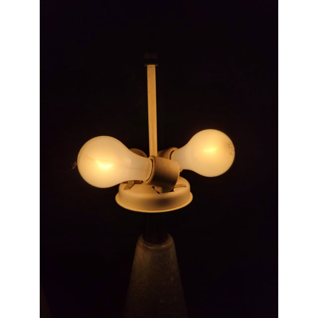1950s Mid Century Modern Gerald Thurston for Lightolier Ceramic & Brass Table Lamps, Pair For Sale - Image 17 of 18