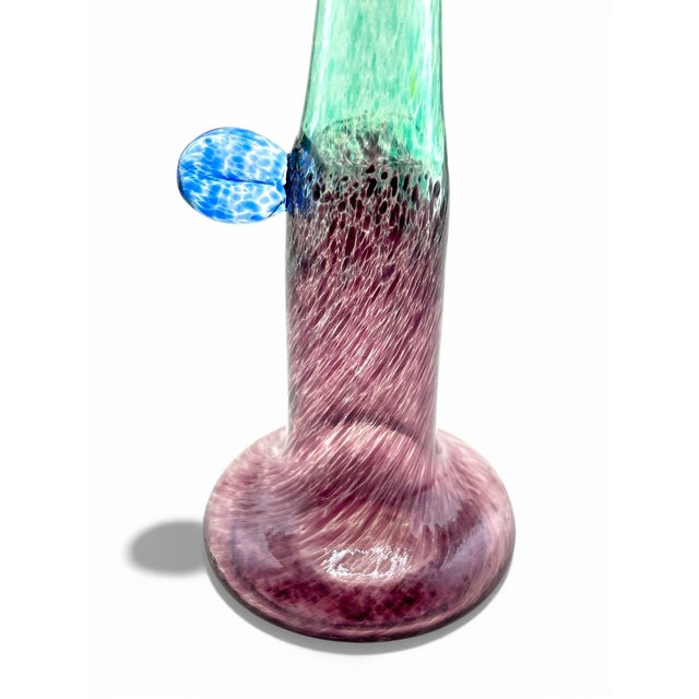 Mid-Century Modern 1970s Bertil Vallien Swedish “Windpipe” Purple & Green Art Glass Vase for Kosta Boda For Sale - Image 3 of 7