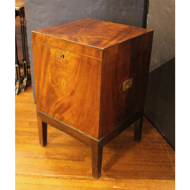 English Circa 1800 English George III Cellarette Side Table For Sale - Image 3 of 12