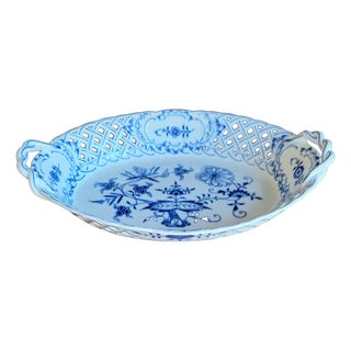 Vintage Pastry Dish with Onion Pattern from Meissen, 1970s For Sale