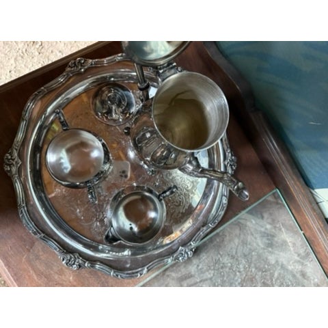 Oneida Vintage Oneida 4 Piece Silver Tea/Coffee Set For Sale - Image 4 of 9