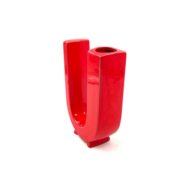 Ceramic Space Age Red U Letter Shaped Ceramic Solifleur Vase, Marcel Radureau Ca. 1970 For Sale - Image 7 of 12