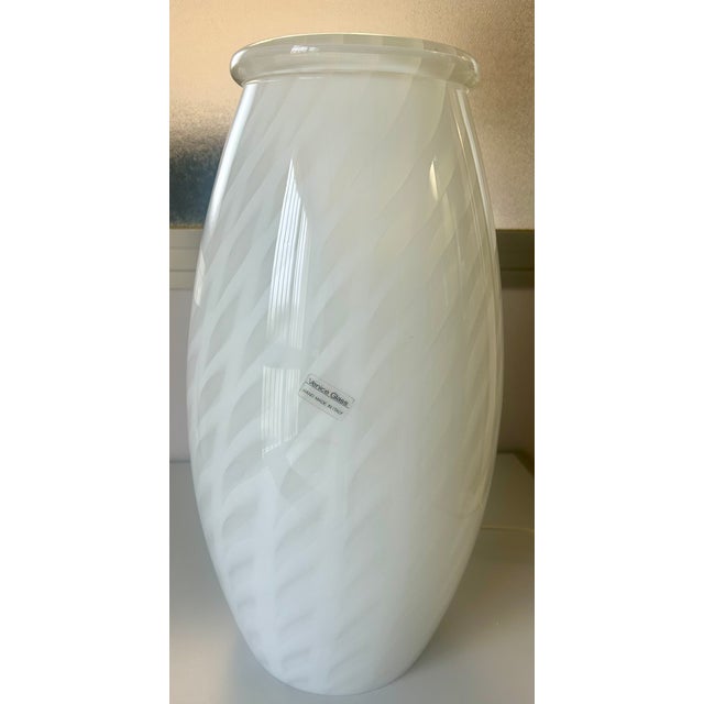 Blown glass lamp with white Phoenician decoration, opened by master glassmakers in the 1970s. Up to 250V (Europe/UK...