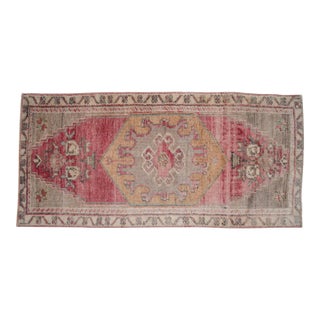 Vintage Turkish Small Rug Pink Beige Hand Knotted Turkish Accent Rug Door Mat 1'6"x3'1" For Sale