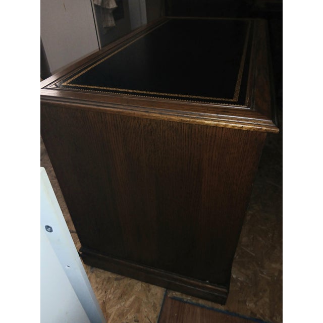 Leather Topped 1960s Sligh Mahogany Pedestal Desk For Sale - Image 9 of 10