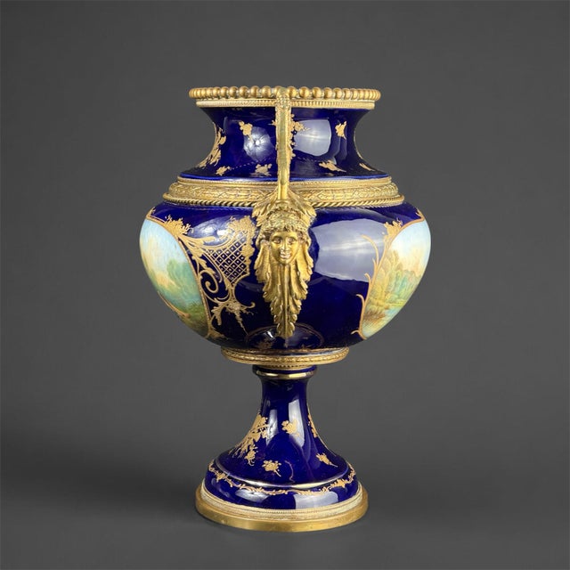 Exceptional French porcelain urn from the late 19th century, executed in the refined Sèvres style (dans le goût de Sèvres)...