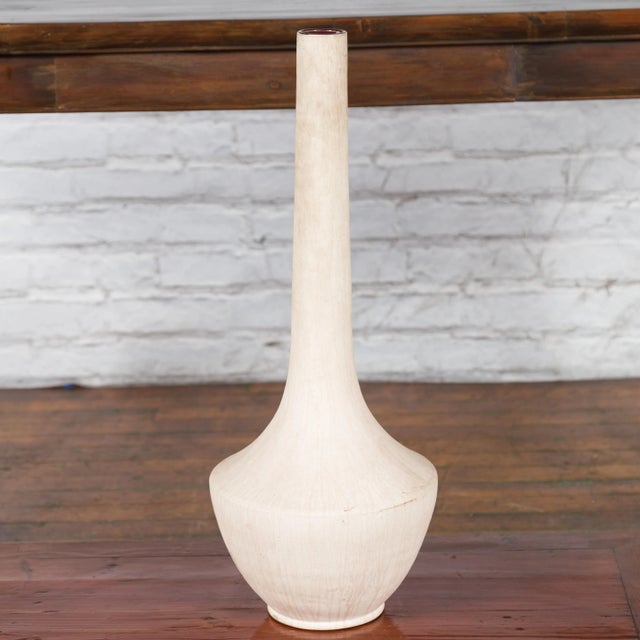 Contemporary Northern Thai Chiang Mai White Contemporary Vase from the Prem Collection For Sale - Image 3 of 13