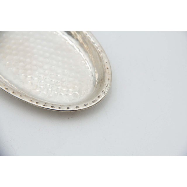 Hammered Silver Tray-Shaped Ring Set, in Good conditions. Designed 1980 to 1989