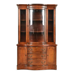 Baker Furniture Style Georgian Carved Mahogany Breakfront Bookcase Cabinet, Circa 1950s