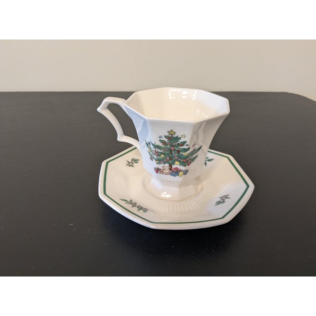 Nikko Christmastime Octagonal Cup and Saucer set This Nikko Christmastime cup and saucer set is a part of a classic...