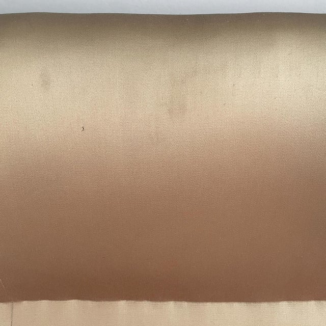 Mid-Century Modern Italian Three-Seater Pink Beige Silk Sofa with Original Upholstery, 1940s For Sale - Image 10 of 18