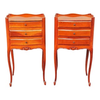 1960s Pair of French Louis Xv Style Side Tables Nightstands For Sale