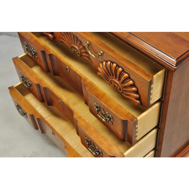 Vintage Georgian Cherry 3 Drawer Block Front Bachelor Chest Dresser by Harden For Sale - Image 15 of 18