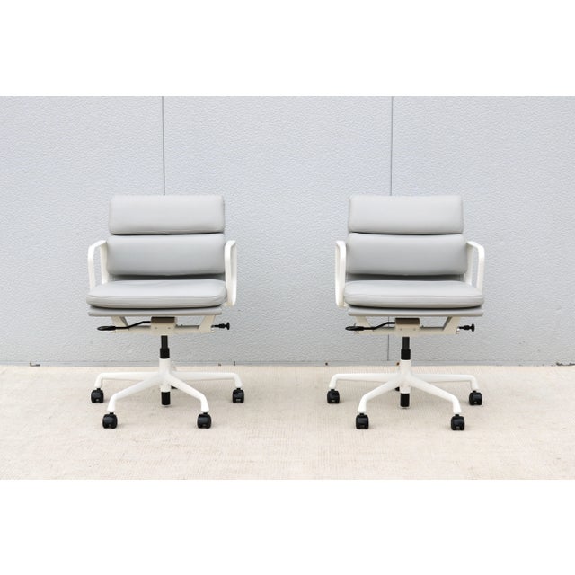 2020s Mid-Century Modern Herman Miller Eames Soft Pad Management Chair in Gray Leather For Sale - Image 5 of 18