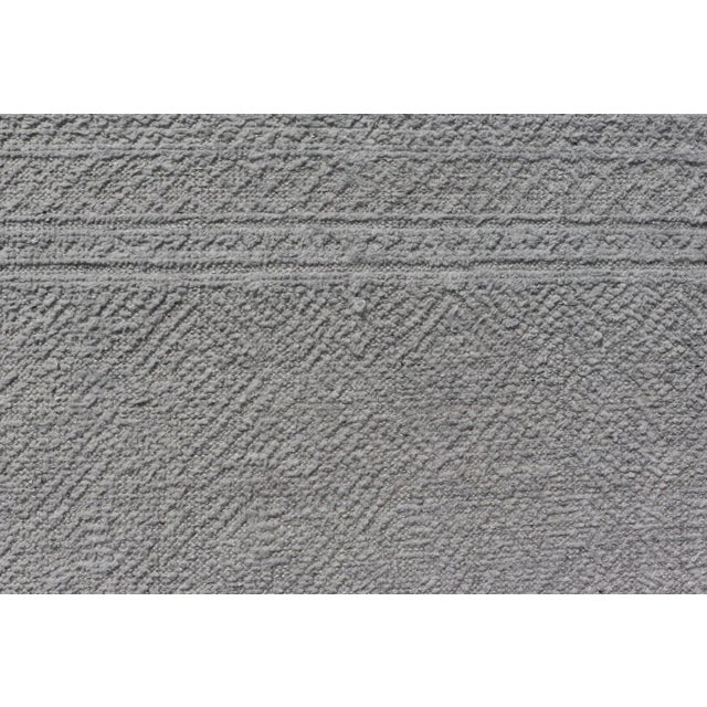 Early 21st Century Muted Gray Hand-Knotted Wool Rug by Keivan Woven Arts 5'7 X 9'0 For Sale - Image 5 of 13