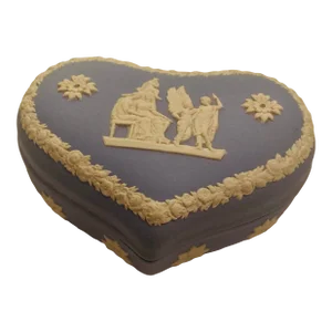 1940s Josiah Wedgwood Classic Blue Bisque Heart Shaped Covered Box Classical White Figures