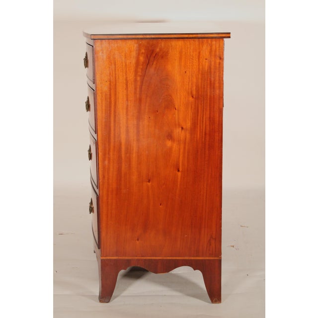 American Federal Feathered Birch and Mahogany Bow Front Chest of Drawers For Sale - Image 4 of 12