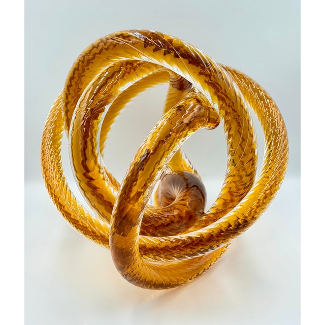 1970s Vintage Hand-Blown Amber Art Glass Infinity Rope Love Knot Sculpture For Sale - Image 5 of 10