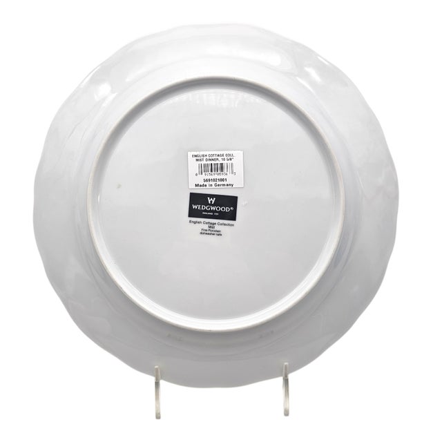 Cream Contemporary Wedgwood English Cottage Mist Dinner Plates, Pair For Sale - Image 8 of 9