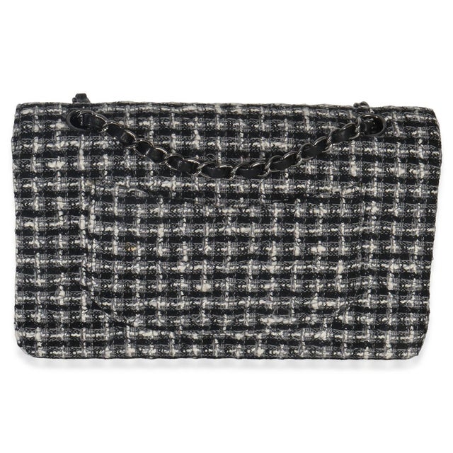 Chanel Black White Tweed Quilted Medium Classic Double Flap For Sale - Image 4 of 9