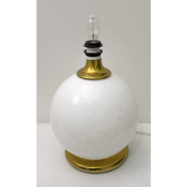 Gold Mid-Century Brass and Murano Glass Table Lamp, 1970s For Sale - Image 8 of 8