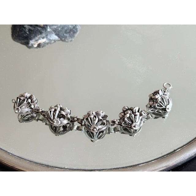 1940s Sterling Silver Floral Panel Bracelet With Repoussé Botanical Design For Sale - Image 4 of 11
