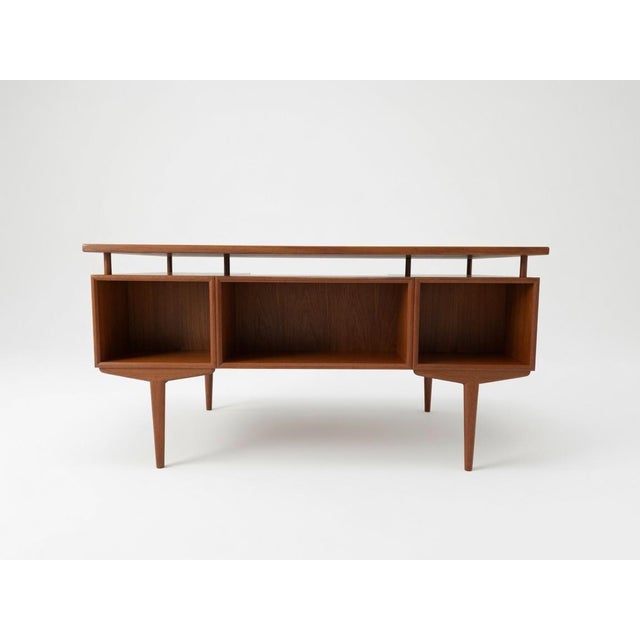 1960s Danish Teak Executive Floating-Top Desk, 1960s For Sale - Image 5 of 17